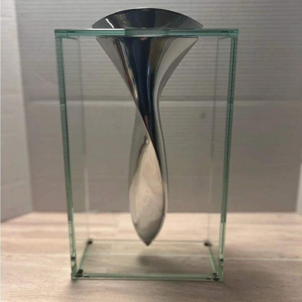 EUC~Vintage Lisa Mori Polished Cast Aluminum and Box Glass Twisted Tornado Vase.